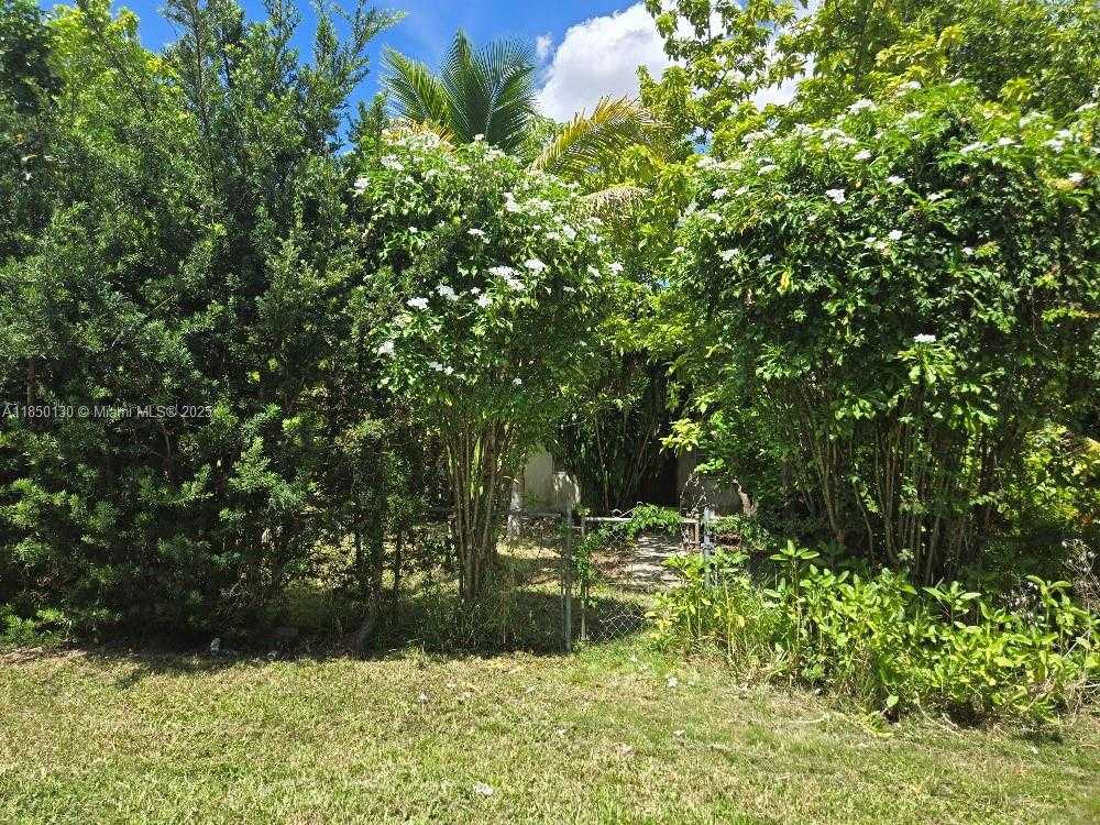 Small Image of 6256 SOUTH WEST 32ND ST, Miami Number 10