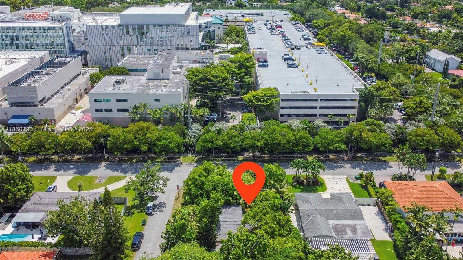 Small Image of 6256 SOUTH WEST 32ND ST, Miami Number 5