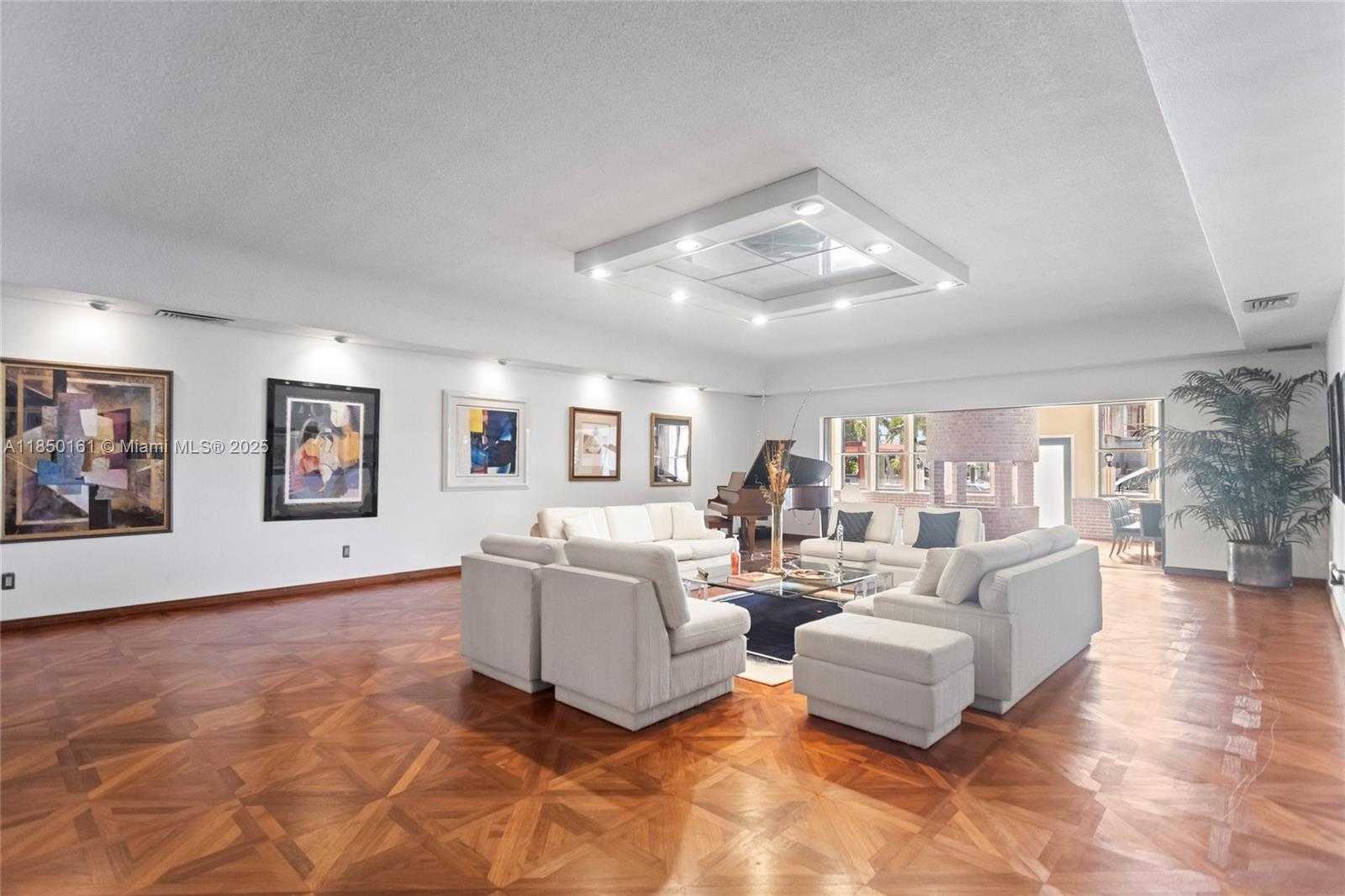Small Image of 2010 NORTH EAST 120TH RD, North Miami Number 17