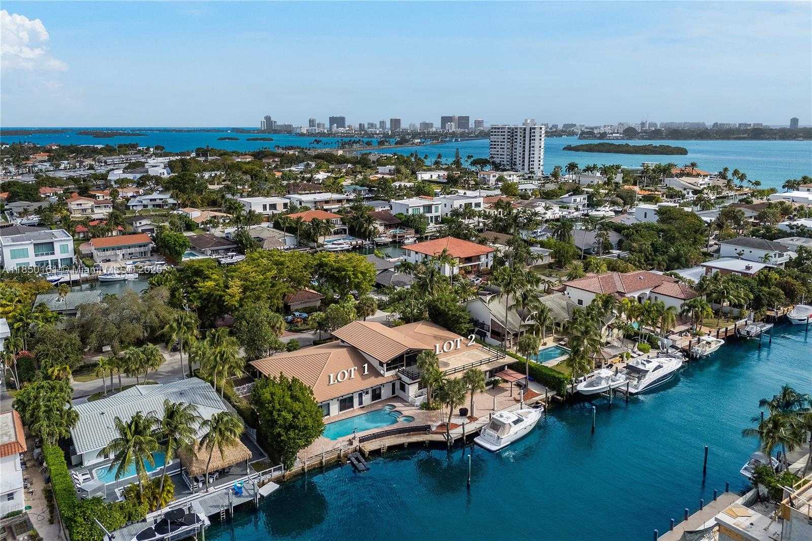 Small Image of 2010 NORTH EAST 120TH RD, North Miami Number 2