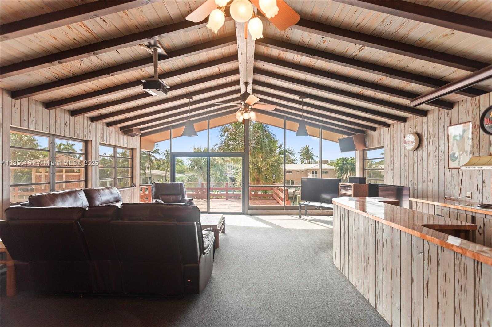 Small Image of 2010 NORTH EAST 120TH RD, North Miami Number 35