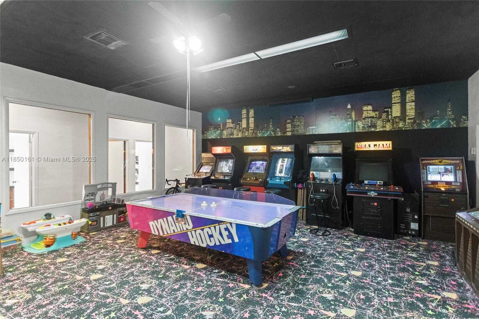 Small Image of 2010 NORTH EAST 120TH RD, North Miami Number 37