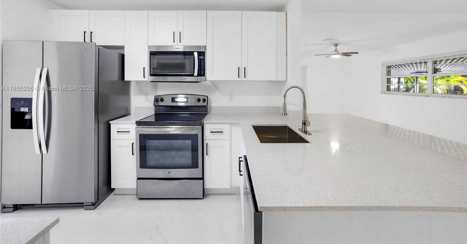 Small Image of 11390 NORTH WEST 37TH ST, Coral Springs Number 15