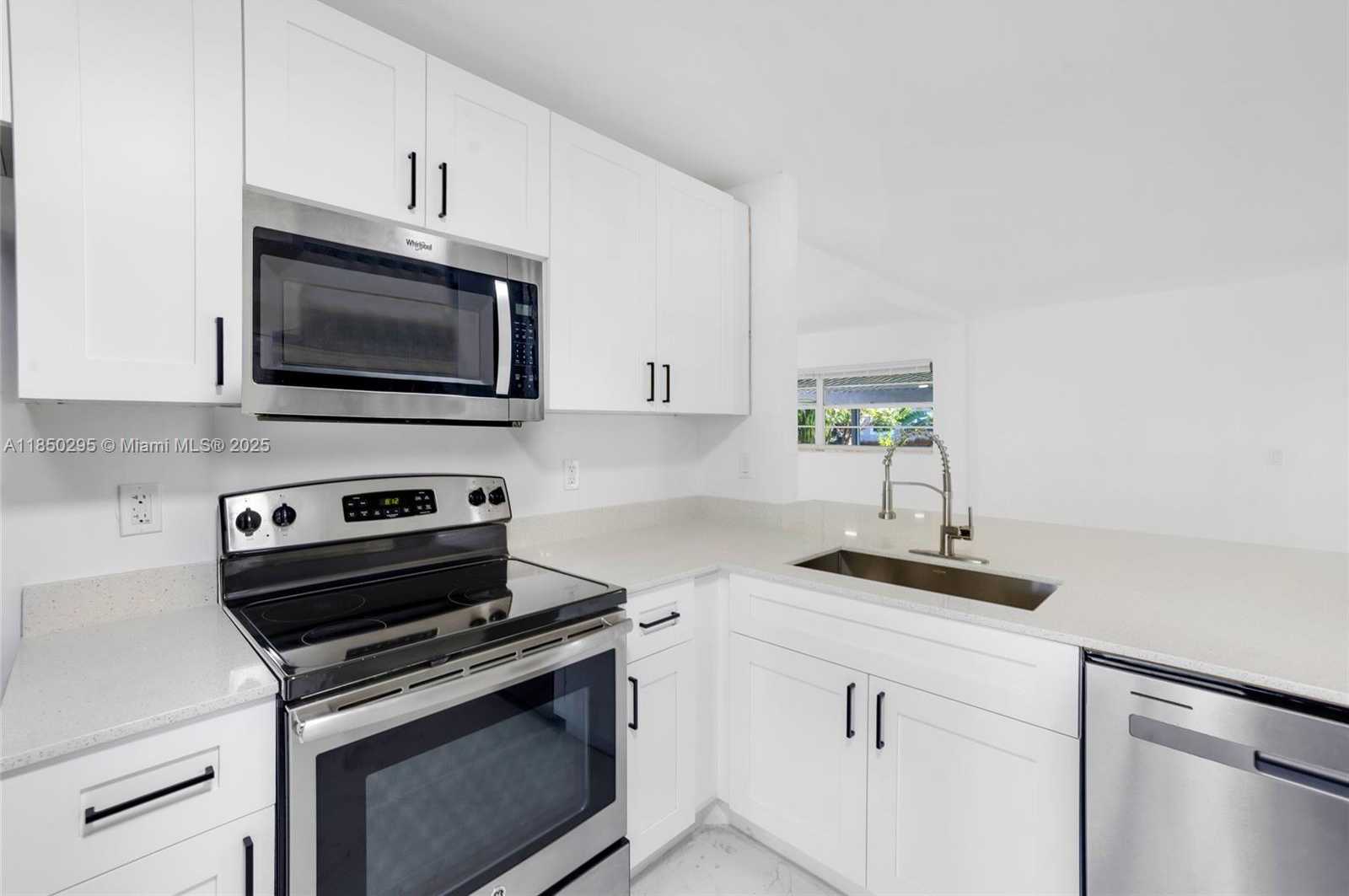 Small Image of 11390 NORTH WEST 37TH ST, Coral Springs Number 16