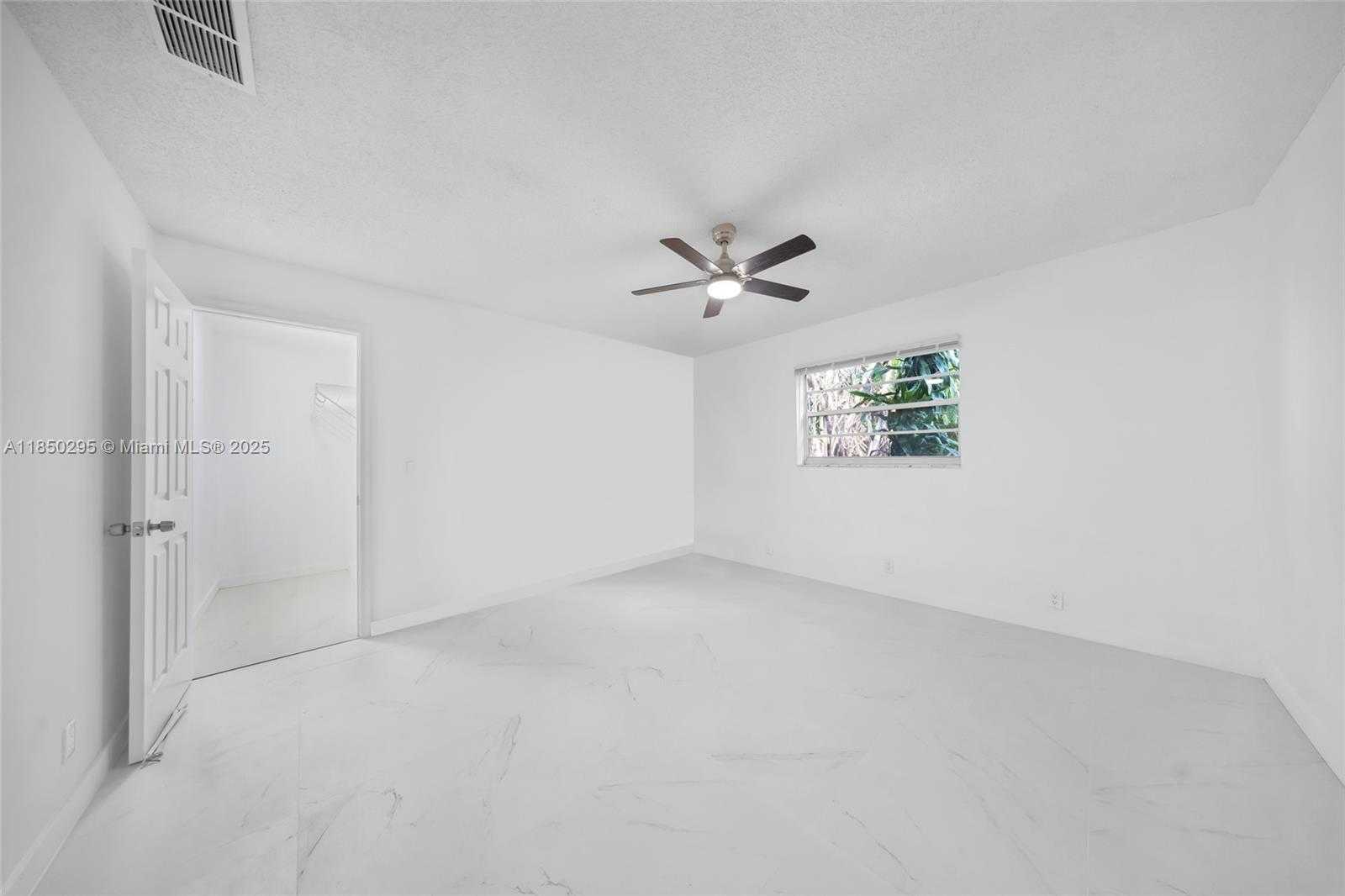 Small Image of 11390 NORTH WEST 37TH ST, Coral Springs Number 24