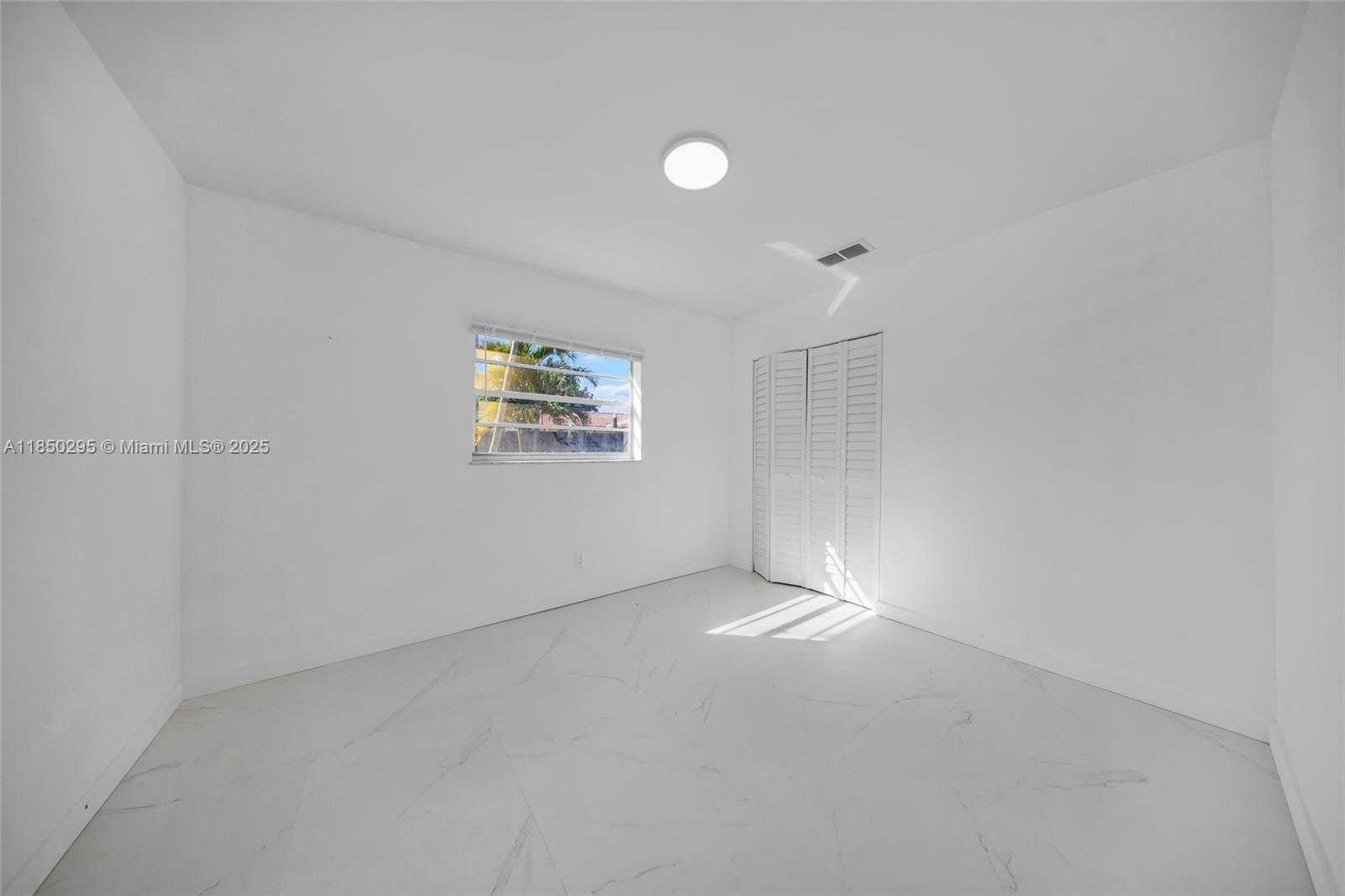 Small Image of 11390 NORTH WEST 37TH ST, Coral Springs Number 28