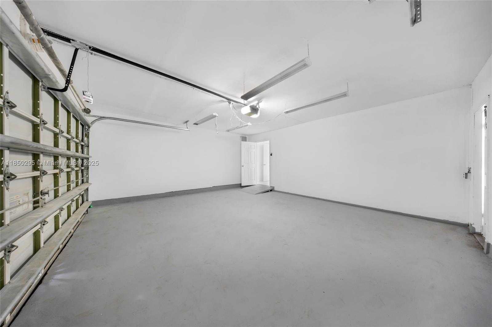 Small Image of 11390 NORTH WEST 37TH ST, Coral Springs Number 31