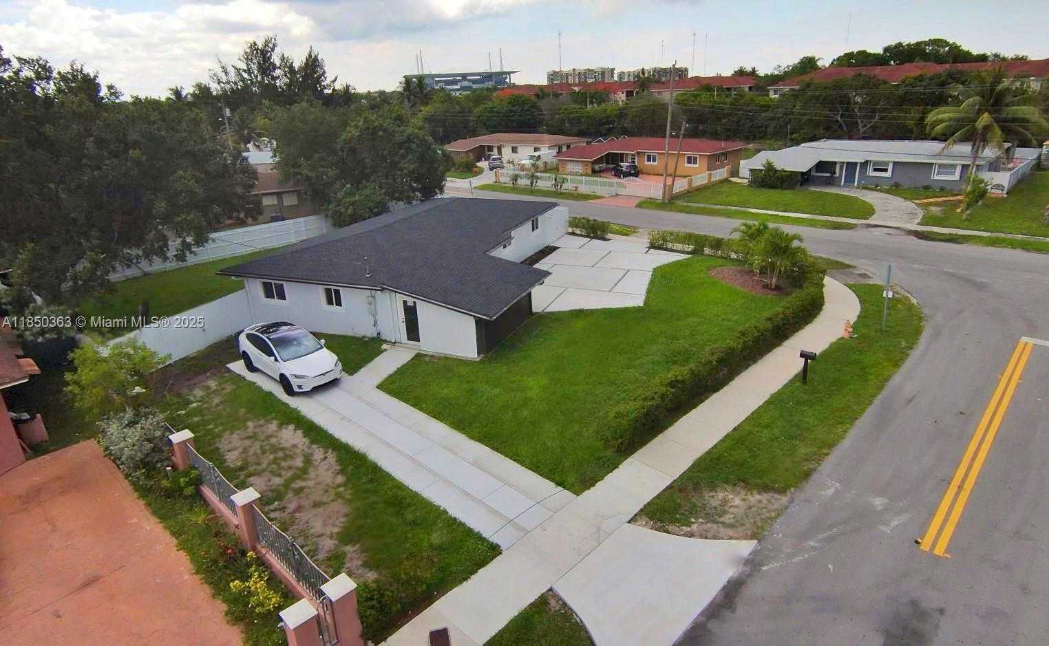 Small Image of 2831 NORTH WEST 189TH ST, Miami Gardens Number 18