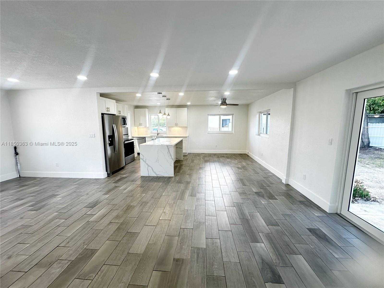 Small Image of 2831 NORTH WEST 189TH ST, Miami Gardens Number 7