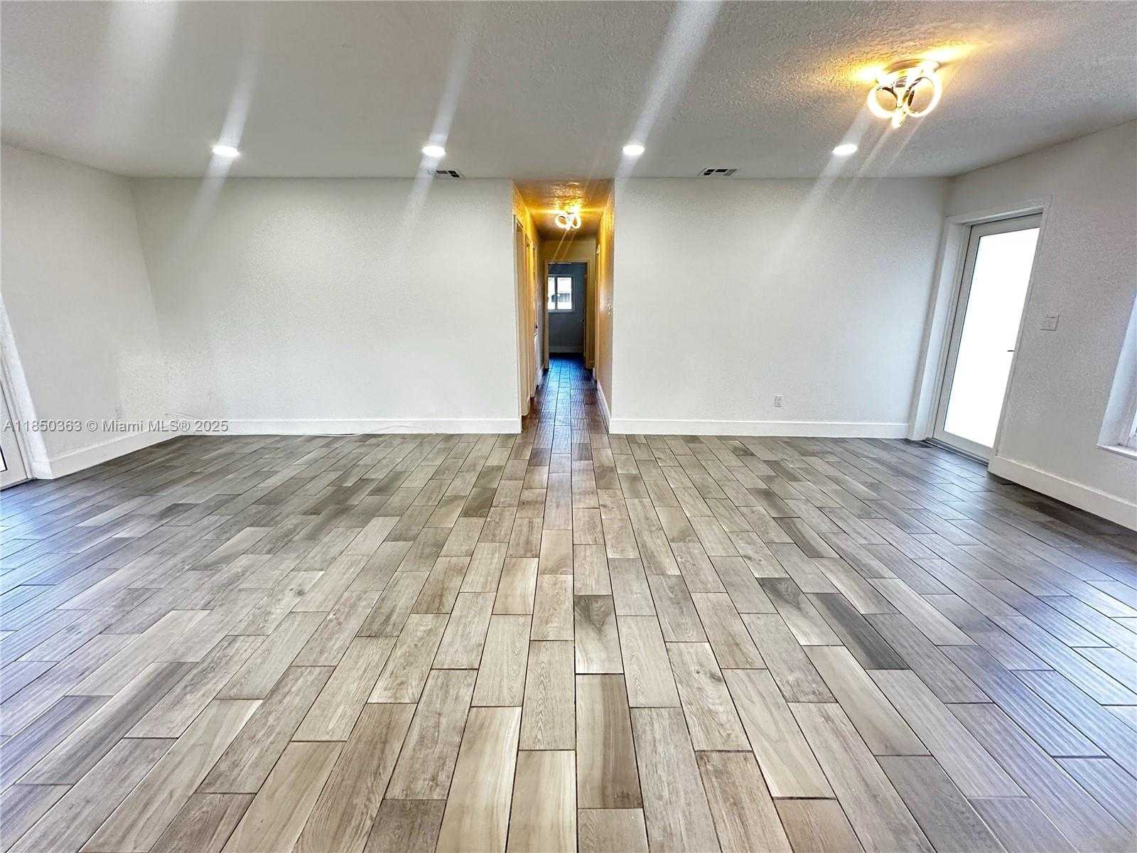 Small Image of 2831 NORTH WEST 189TH ST, Miami Gardens Number 8