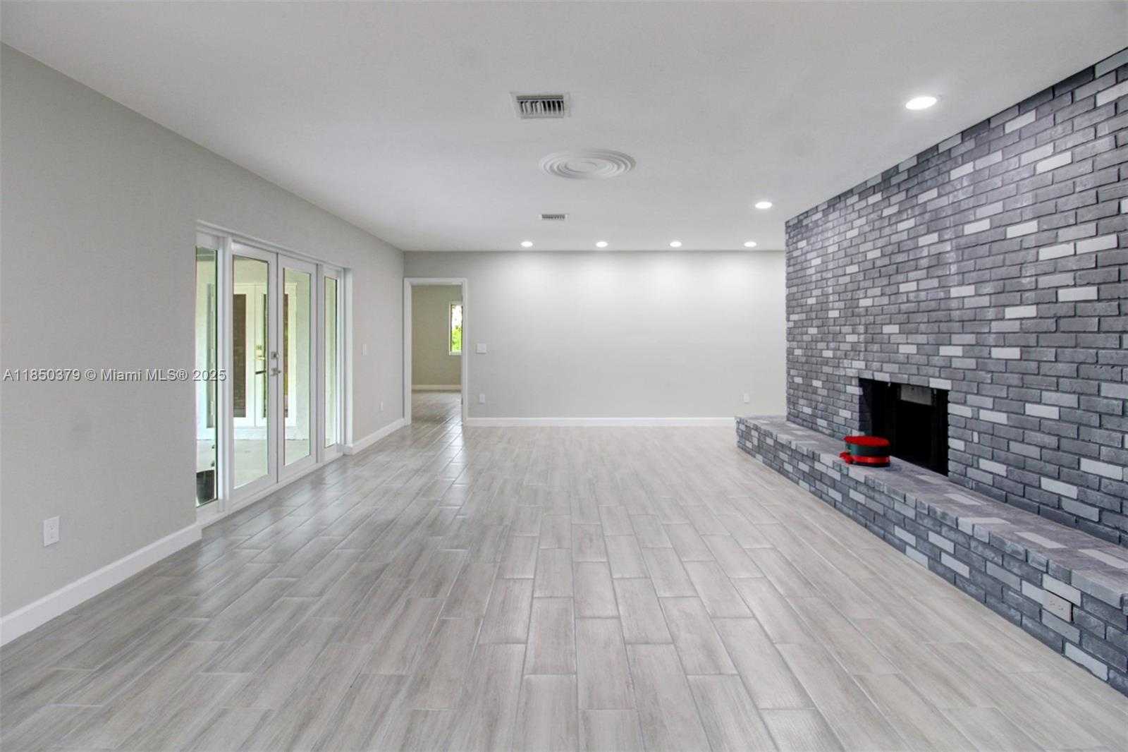 Small Image of 14450 SOUTH WEST 188TH ST, Miami Number 13