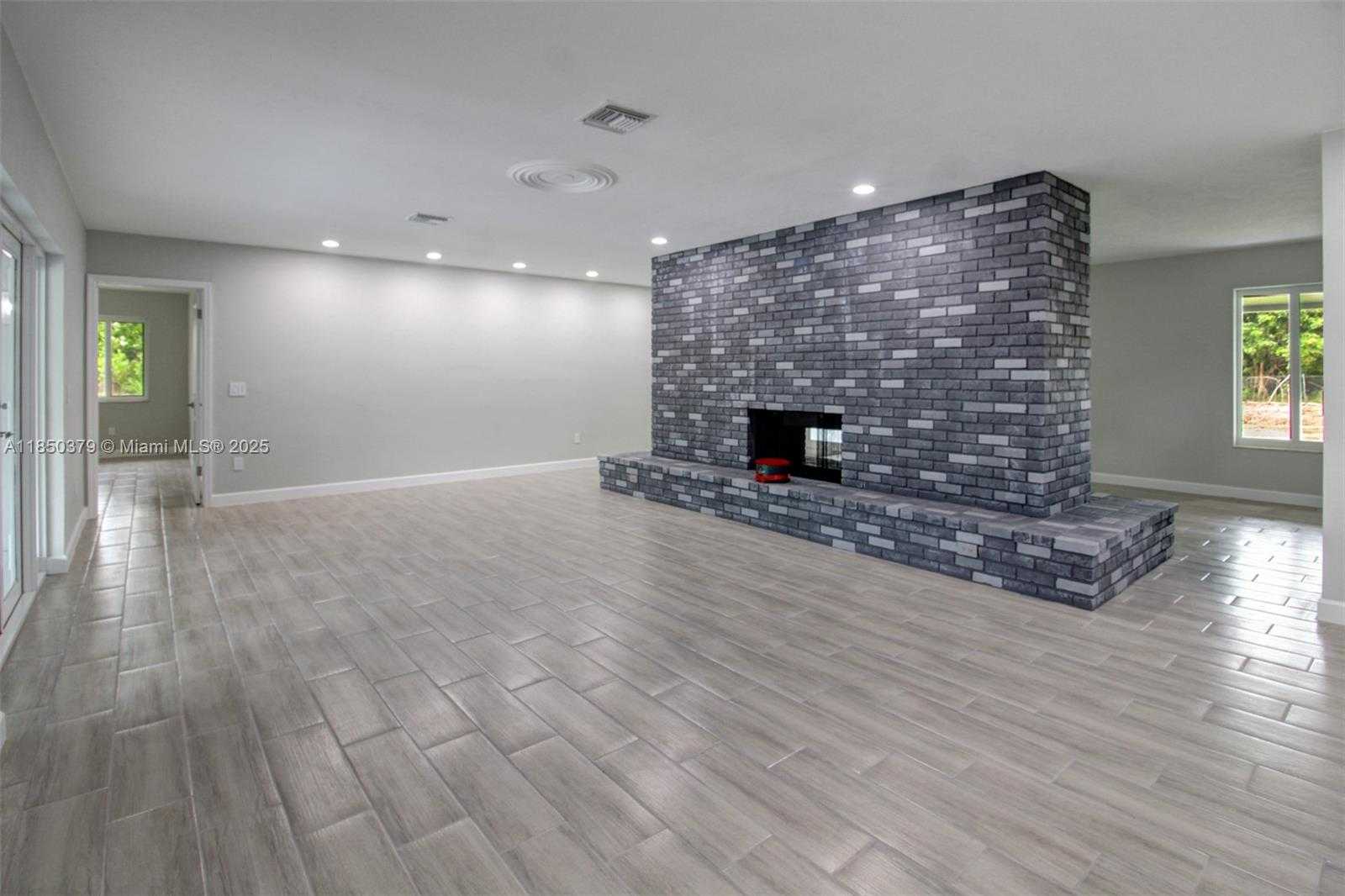 Small Image of 14450 SOUTH WEST 188TH ST, Miami Number 14