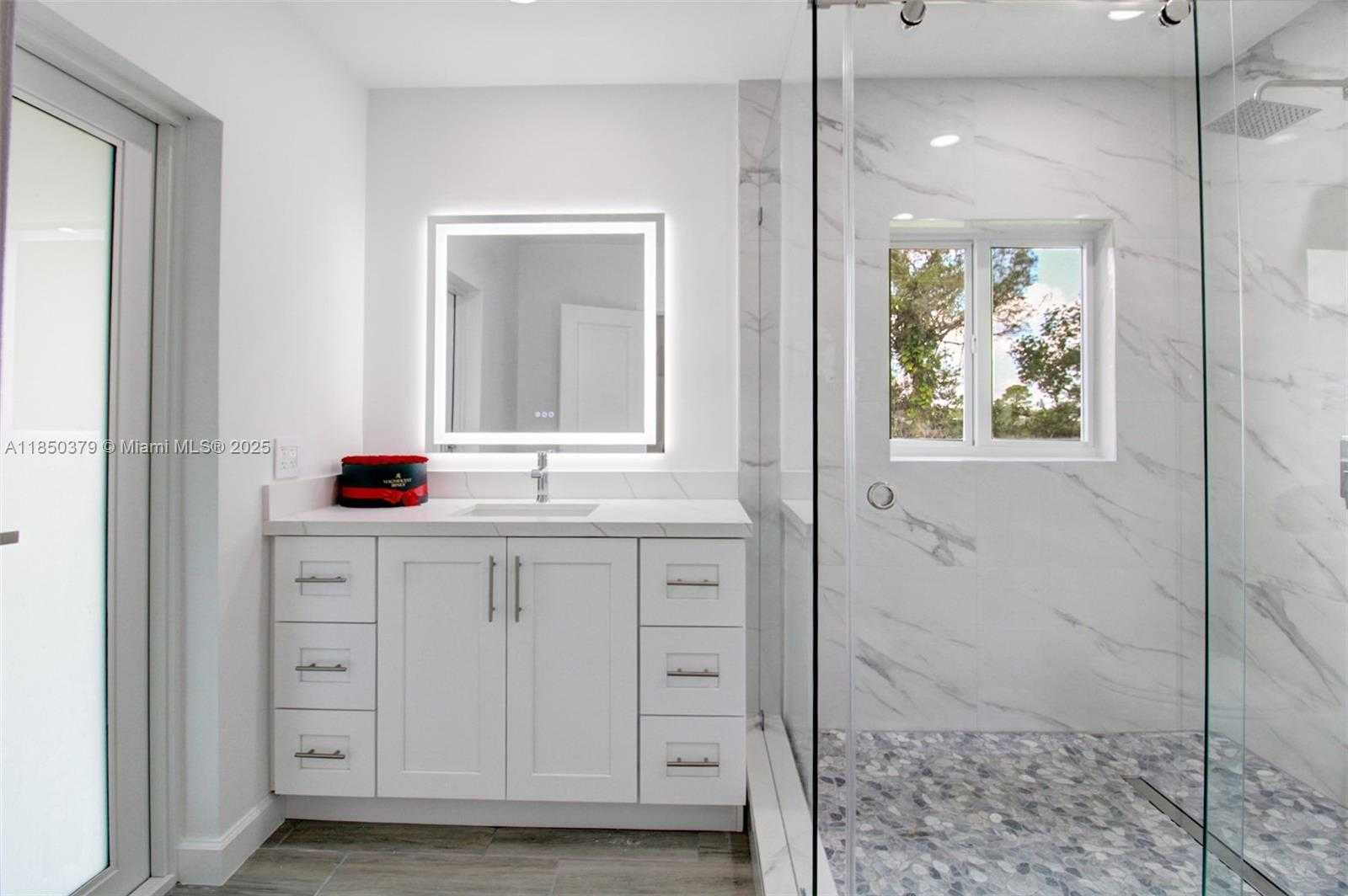 Small Image of 14450 SOUTH WEST 188TH ST, Miami Number 17