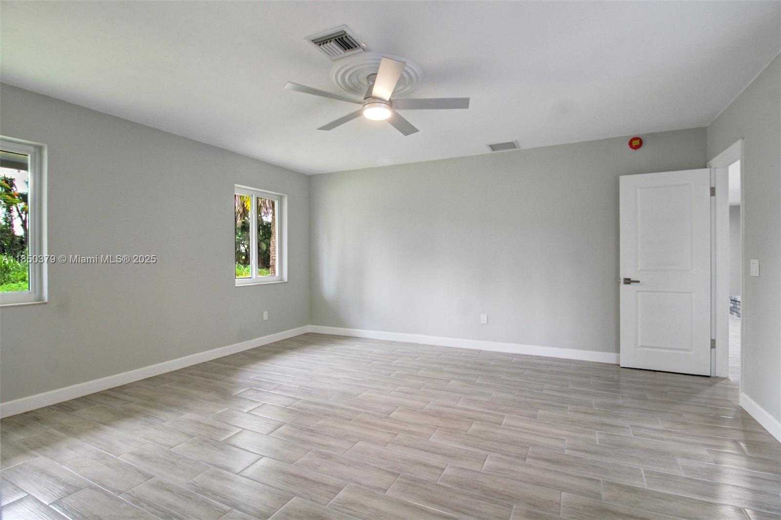 Small Image of 14450 SOUTH WEST 188TH ST, Miami Number 19