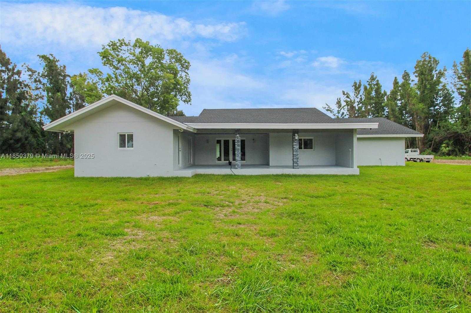Small Image of 14450 SOUTH WEST 188TH ST, Miami Number 2