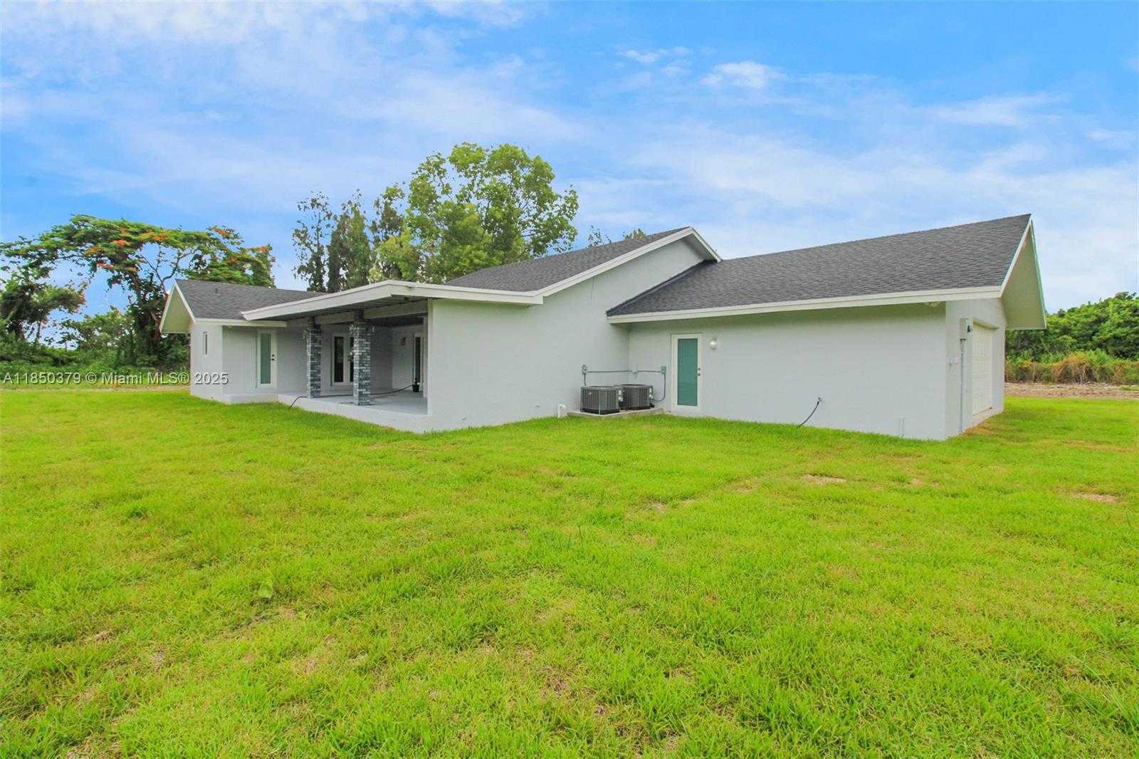 Small Image of 14450 SOUTH WEST 188TH ST, Miami Number 4