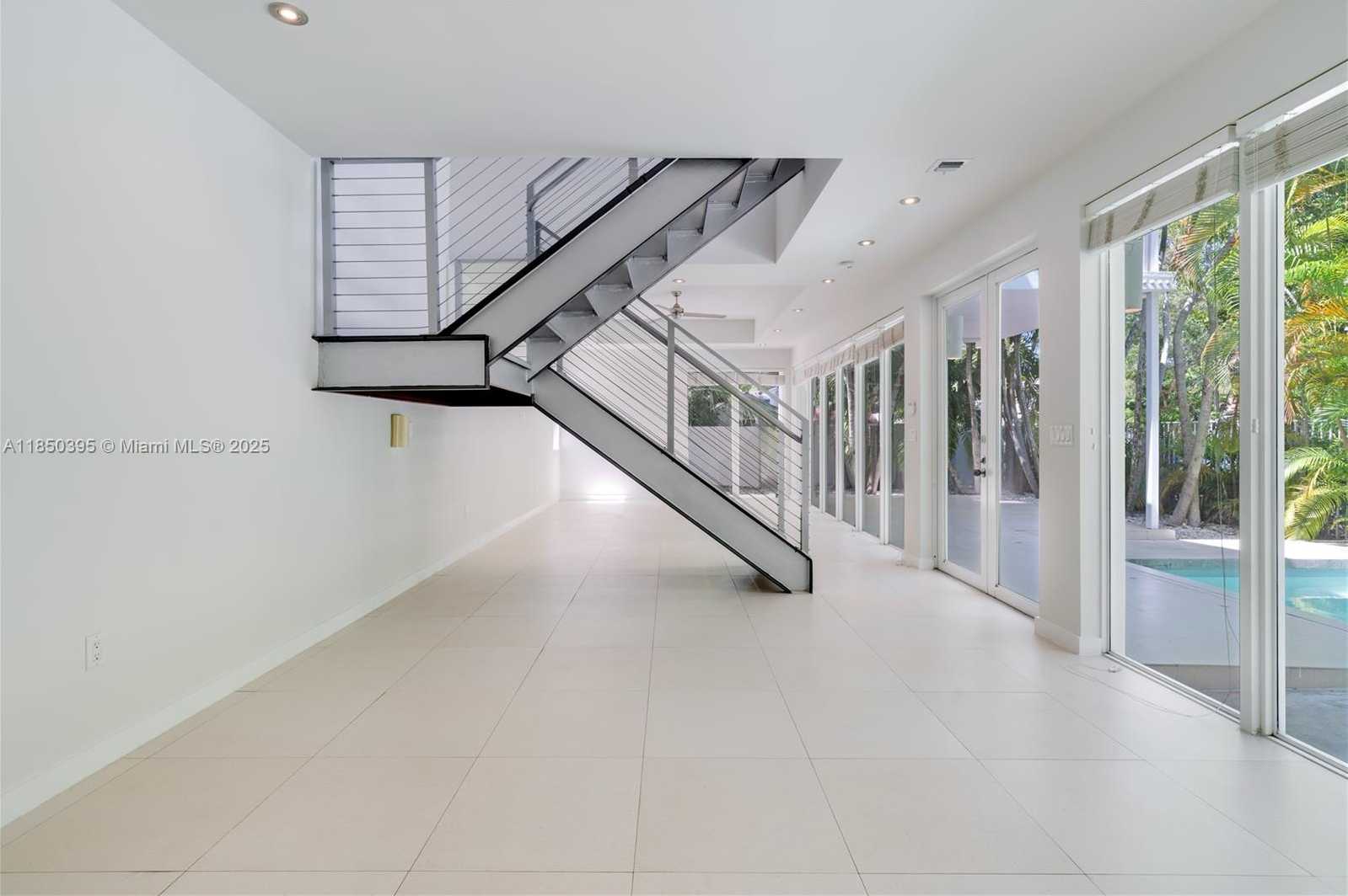 Small Image of 4050 HARDIE AVE, Miami Number 11