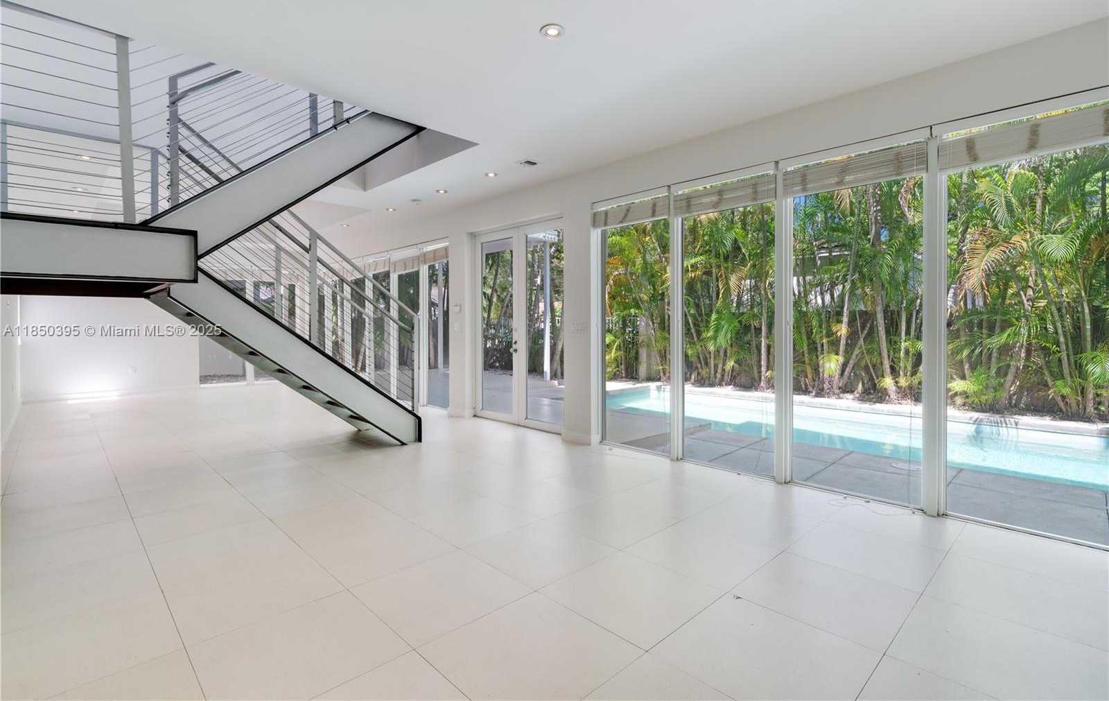 Small Image of 4050 HARDIE AVE, Miami Number 12