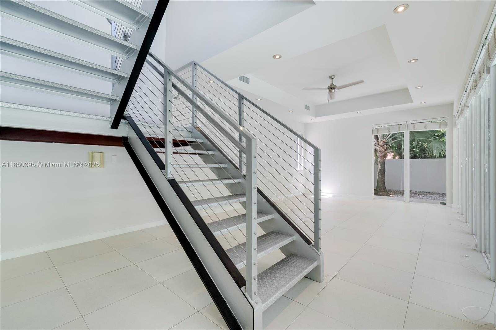 Small Image of 4050 HARDIE AVE, Miami Number 13