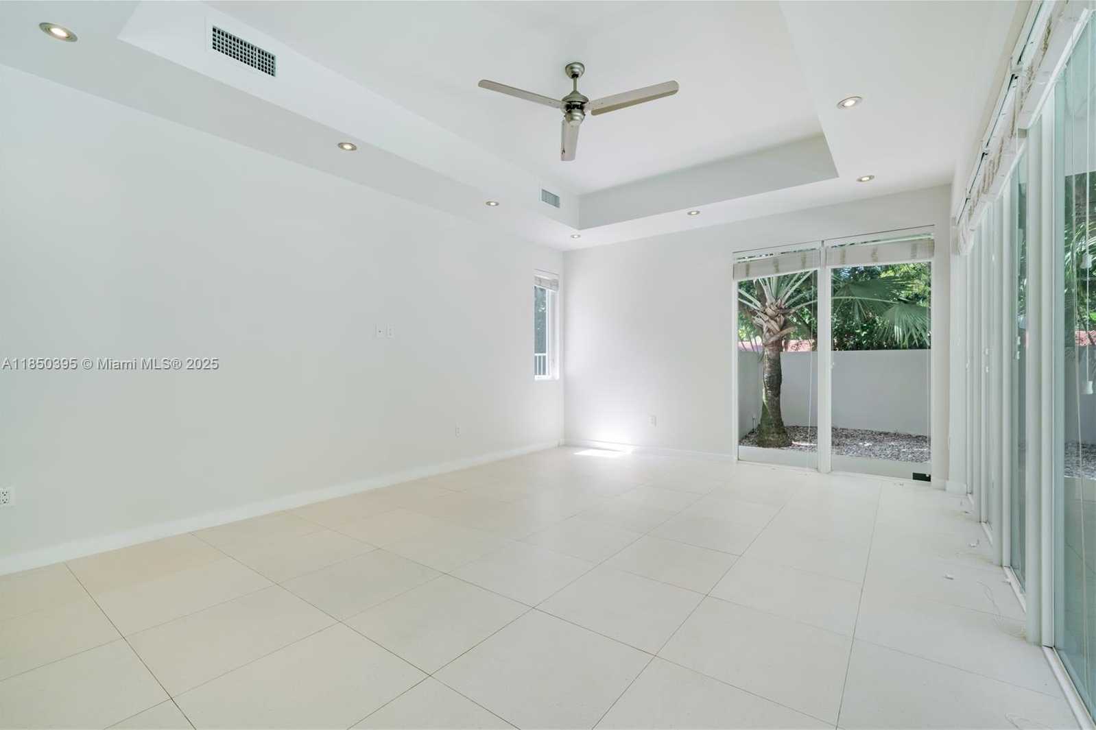 Small Image of 4050 HARDIE AVE, Miami Number 14