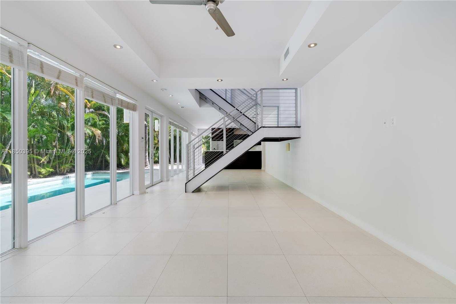 Small Image of 4050 HARDIE AVE, Miami Number 15