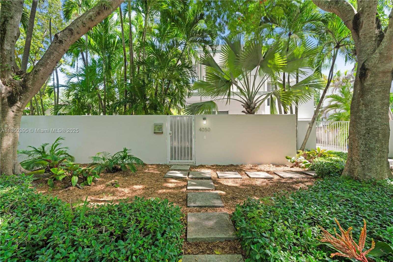 Small Image of 4050 HARDIE AVE, Miami Number 2