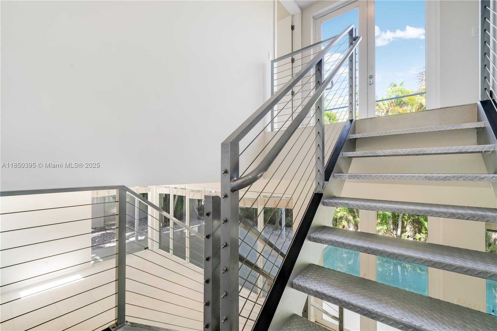 Small Image of 4050 HARDIE AVE, Miami Number 27