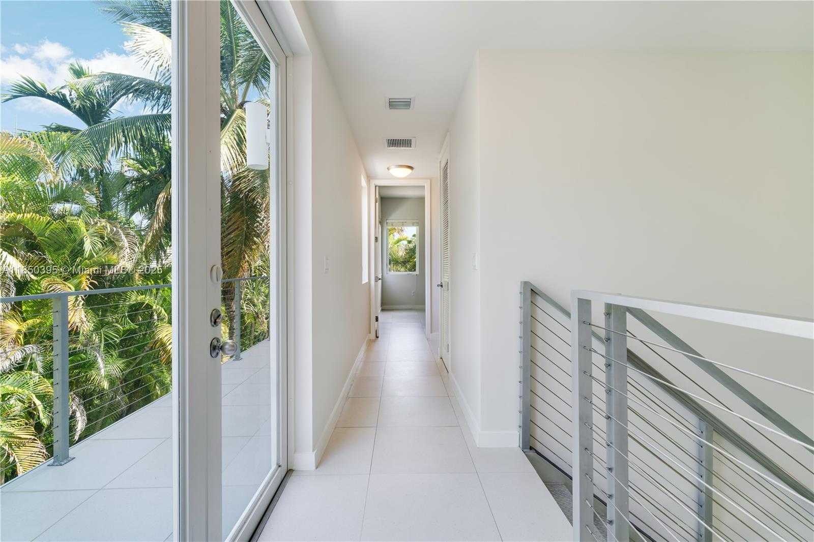Small Image of 4050 HARDIE AVE, Miami Number 28