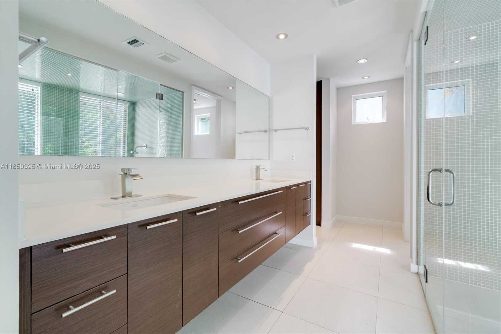Small Image of 4050 HARDIE AVE, Miami Number 33