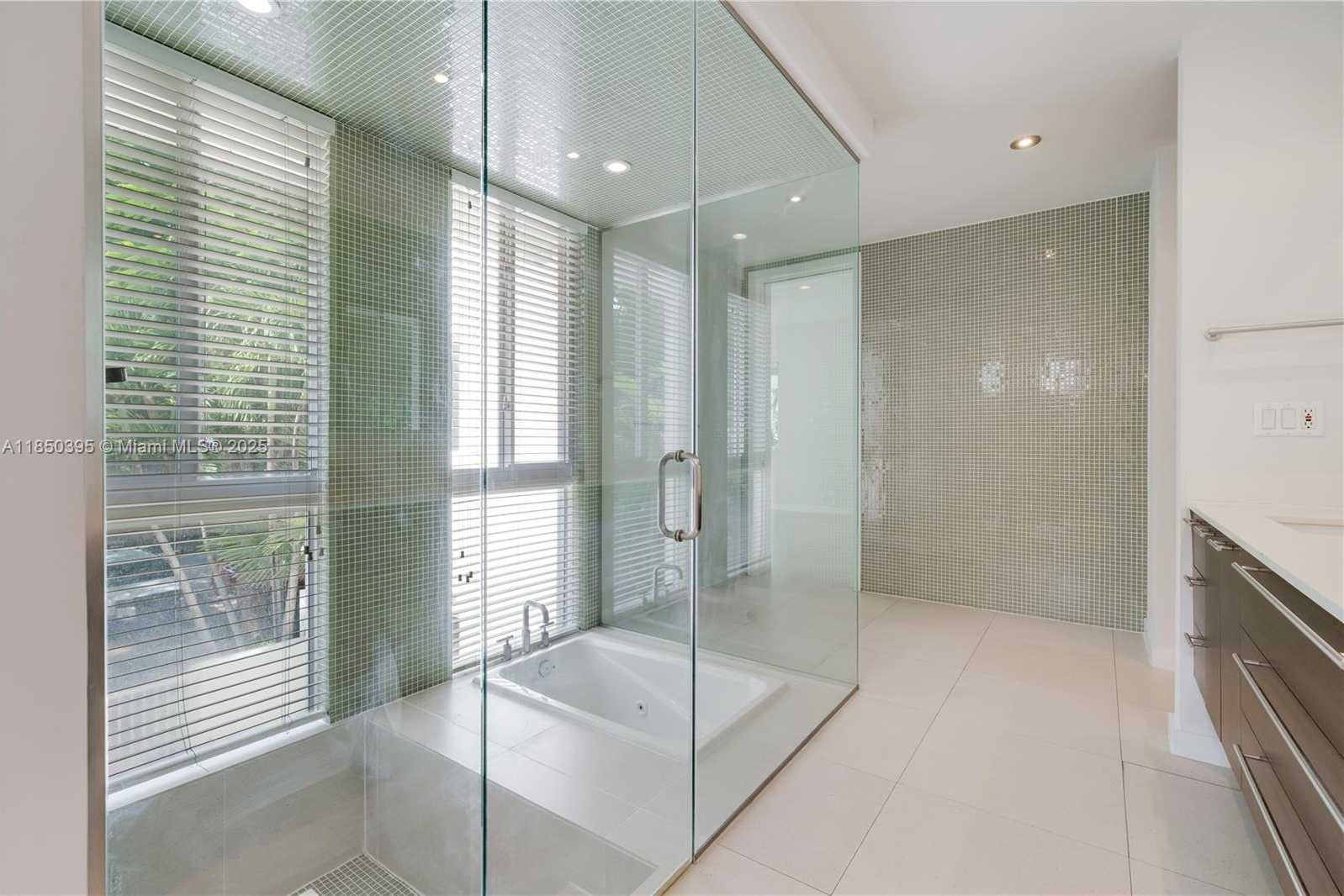 Small Image of 4050 HARDIE AVE, Miami Number 34