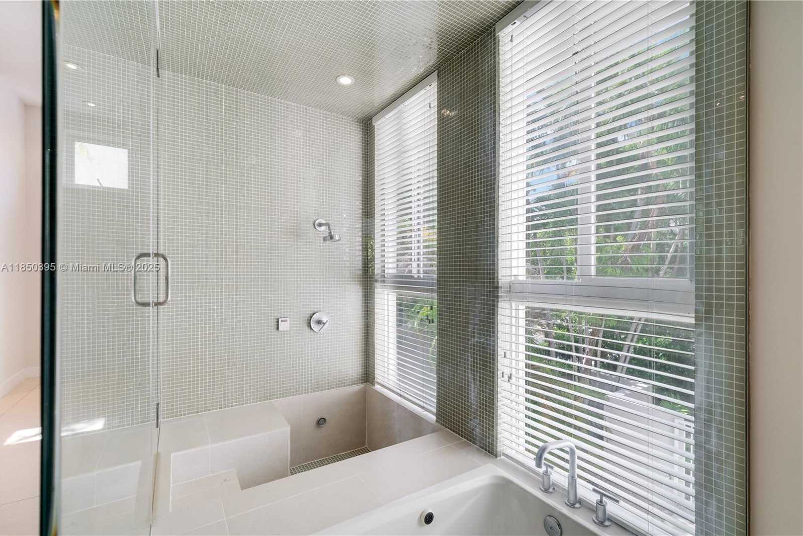 Small Image of 4050 HARDIE AVE, Miami Number 35