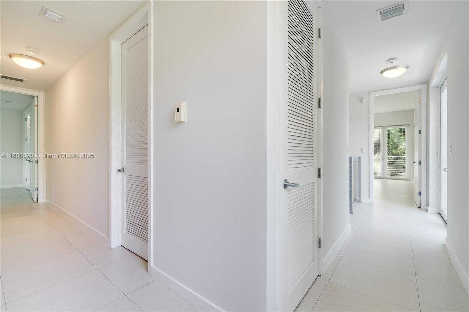 Small Image of 4050 HARDIE AVE, Miami Number 40