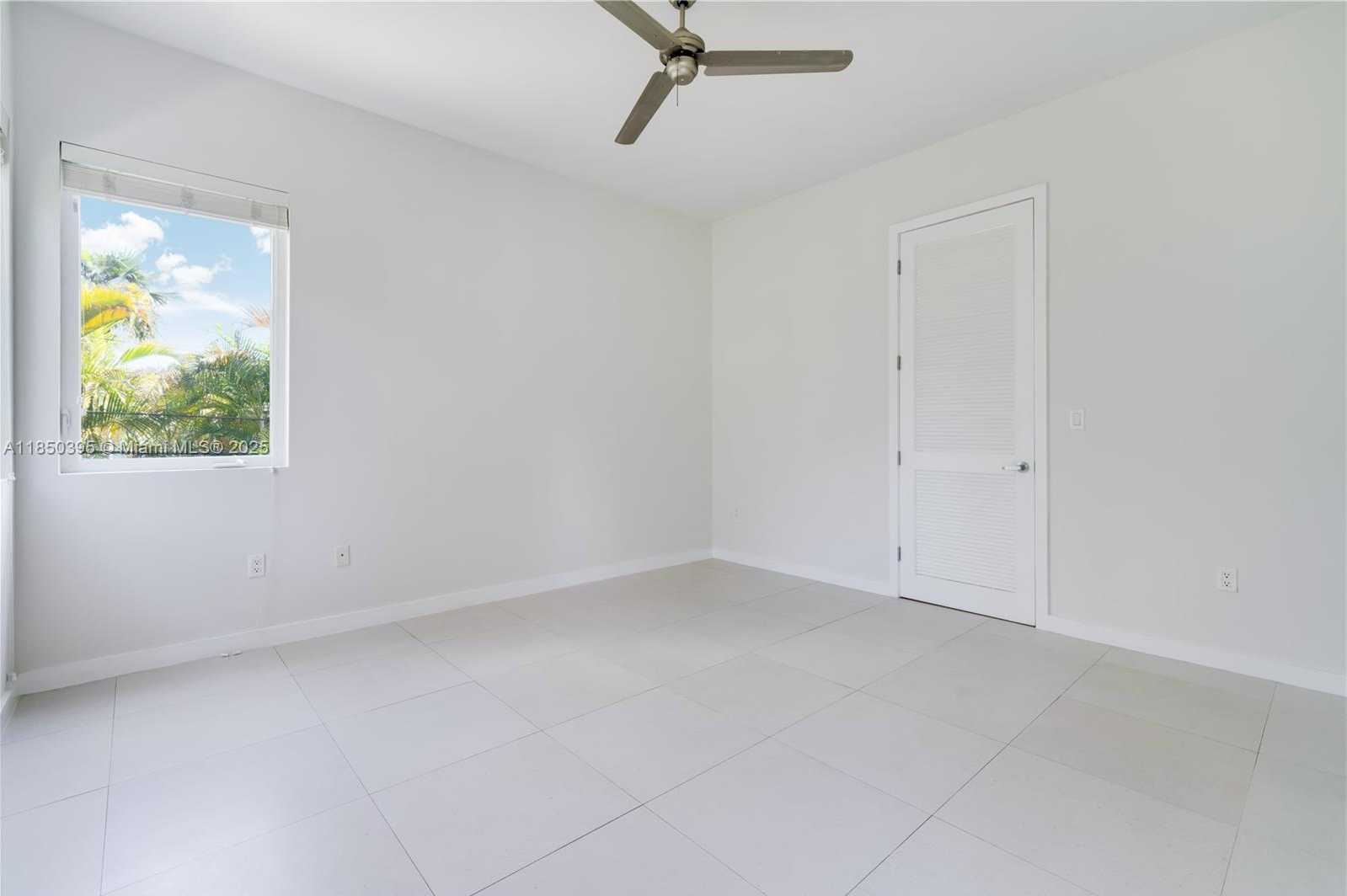 Small Image of 4050 HARDIE AVE, Miami Number 41