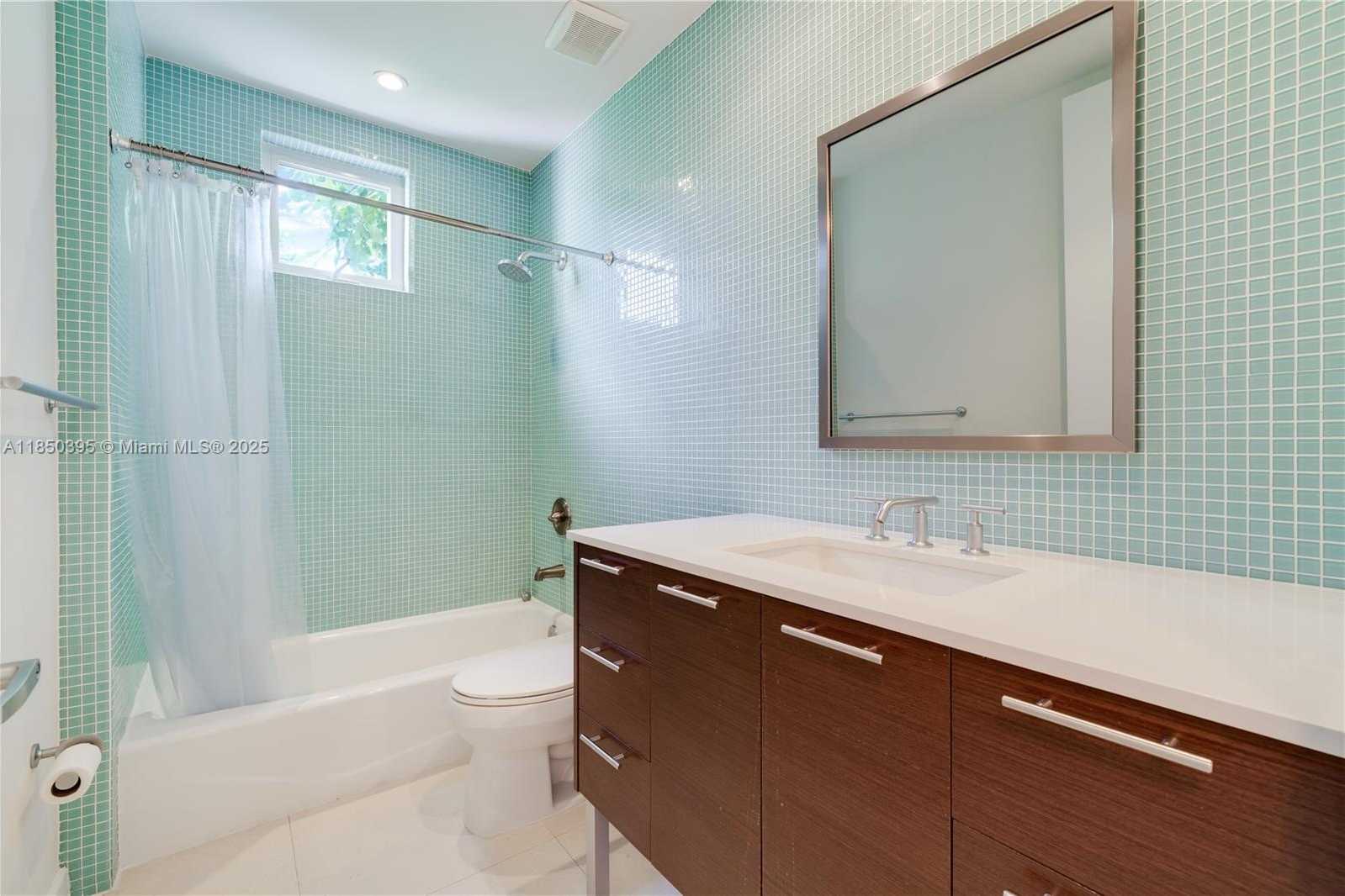 Small Image of 4050 HARDIE AVE, Miami Number 42