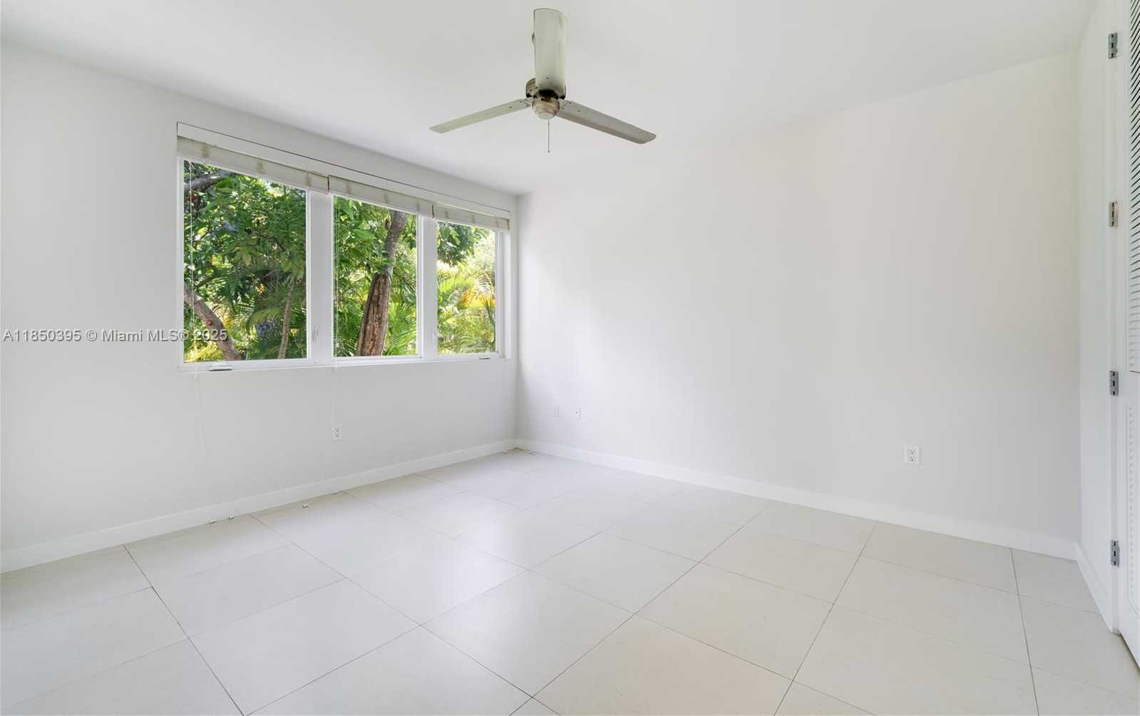 Small Image of 4050 HARDIE AVE, Miami Number 43