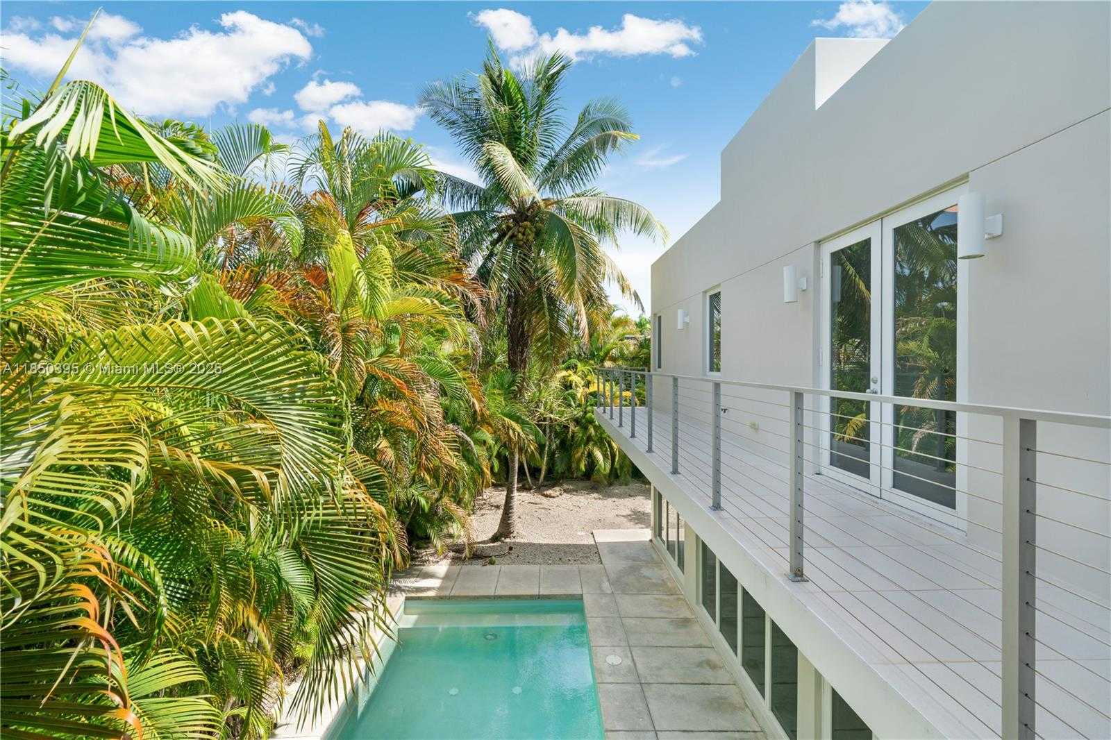 Small Image of 4050 HARDIE AVE, Miami Number 51