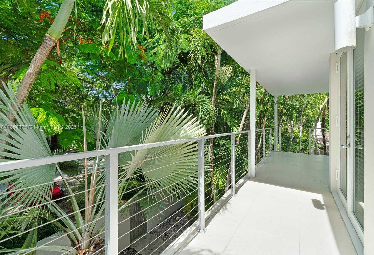 Small Image of 4050 HARDIE AVE, Miami Number 52