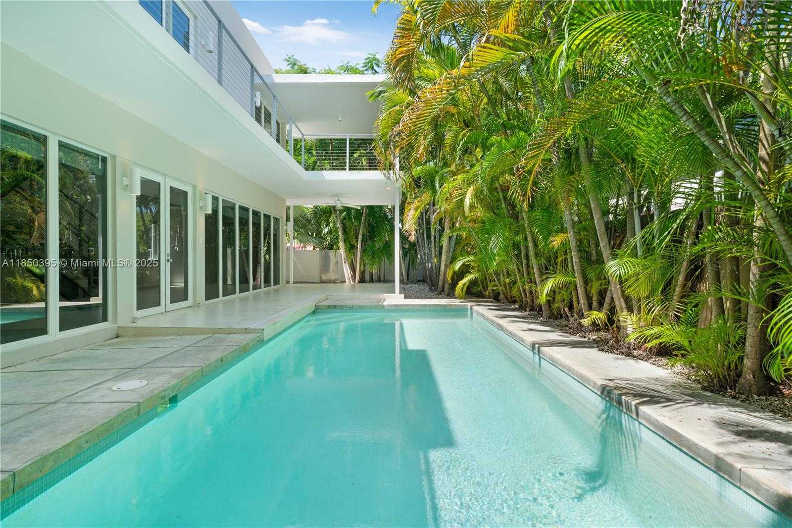 Small Image of 4050 HARDIE AVE, Miami Number 54