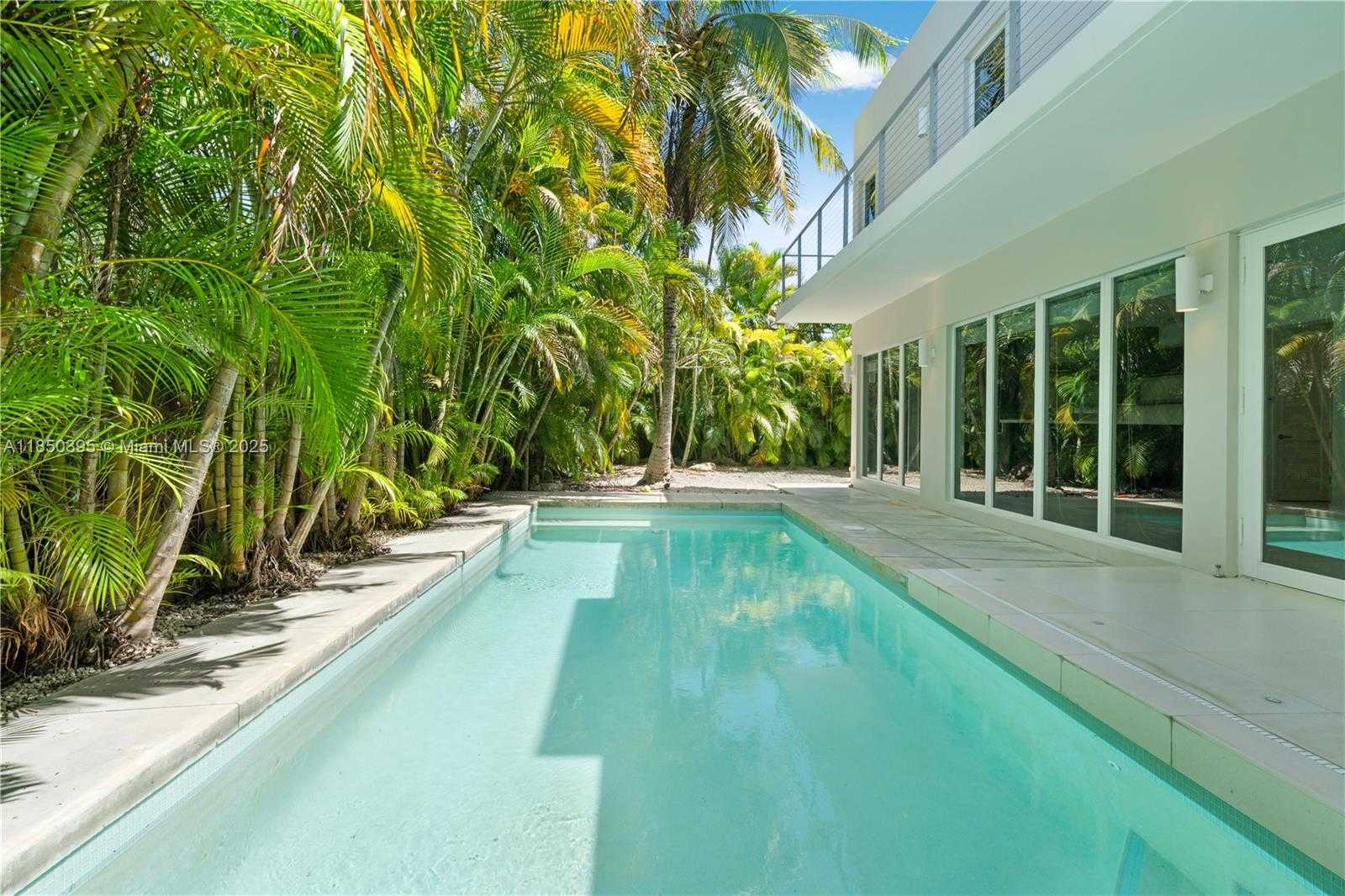 Small Image of 4050 HARDIE AVE, Miami Number 9