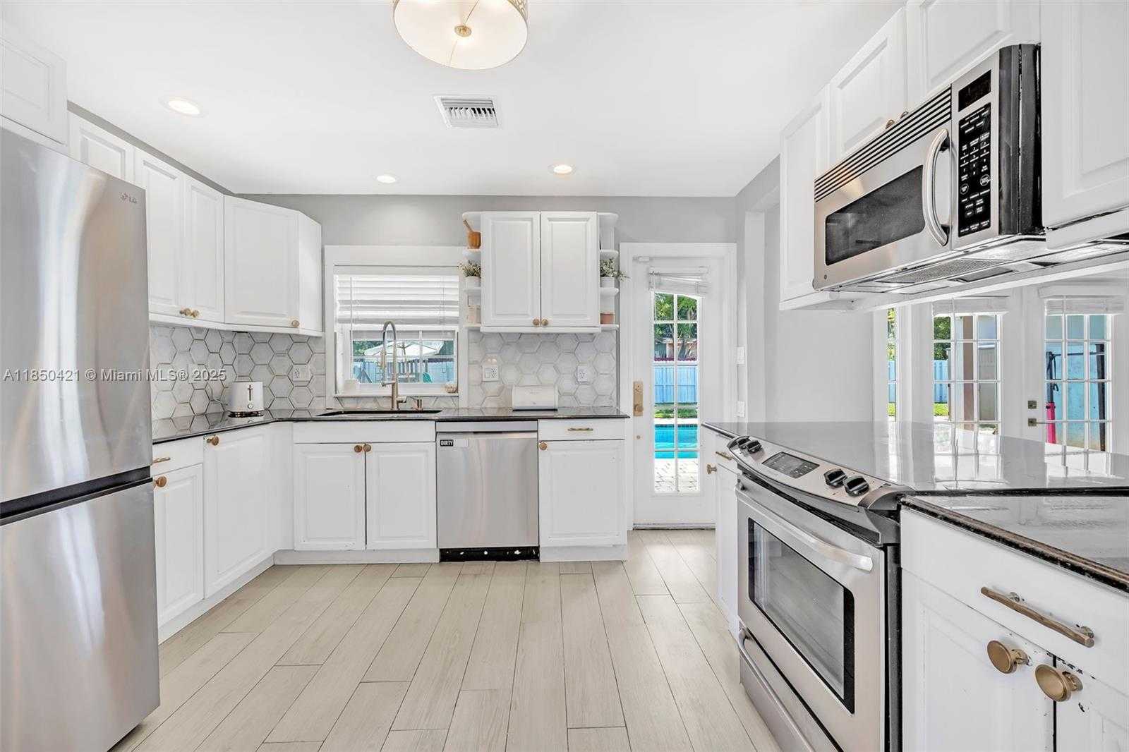 Small Image of 2221 NORTH 43RD AVE, Hollywood Number 12