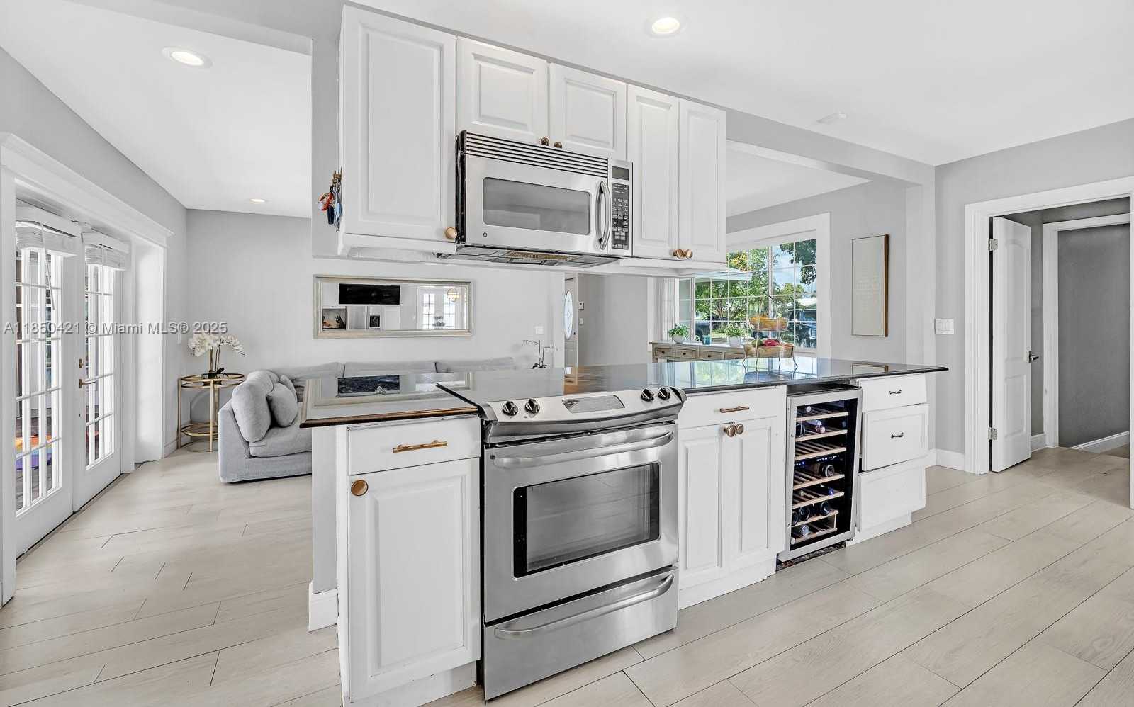 Small Image of 2221 NORTH 43RD AVE, Hollywood Number 15