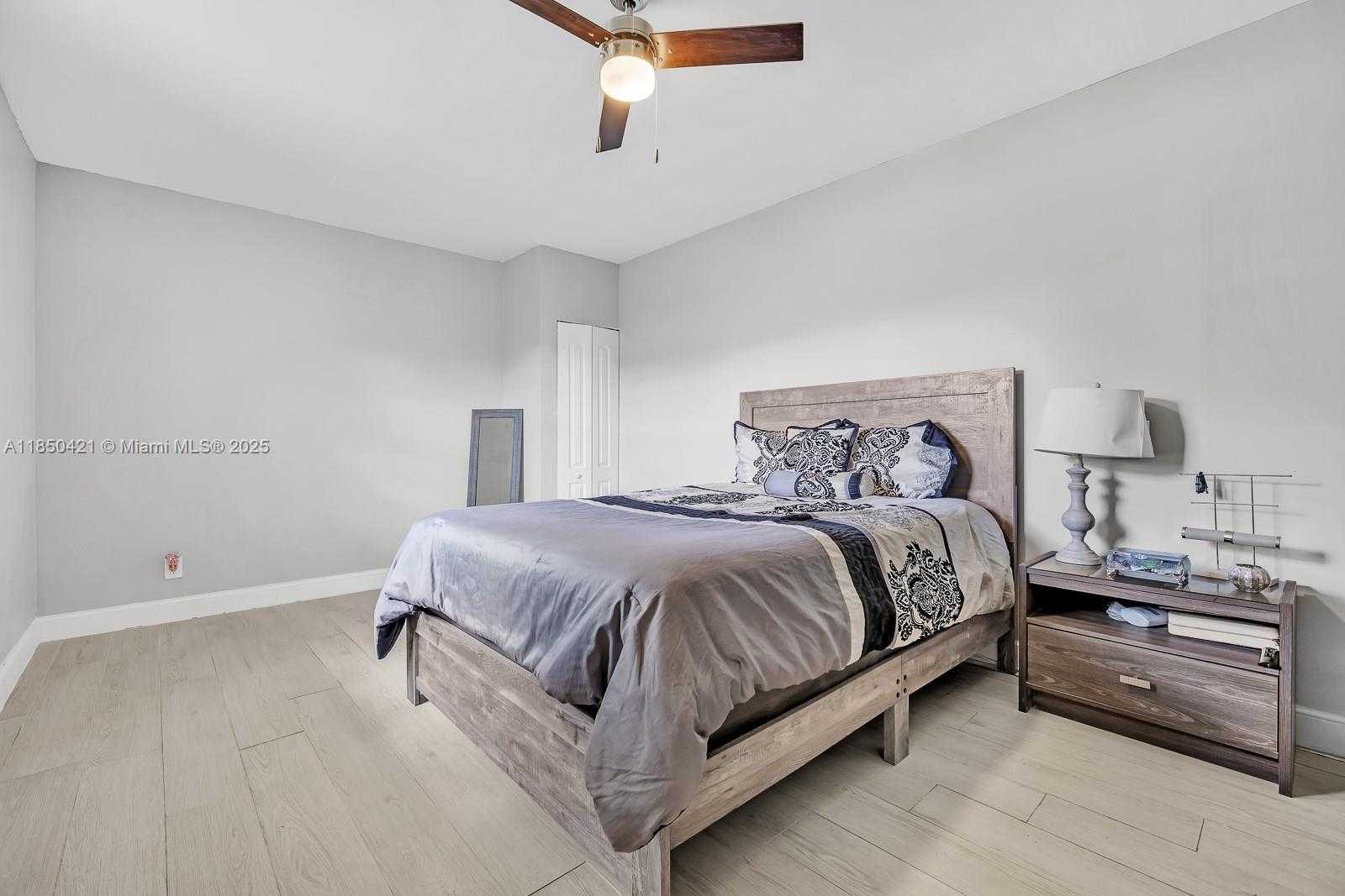 Small Image of 2221 NORTH 43RD AVE, Hollywood Number 18