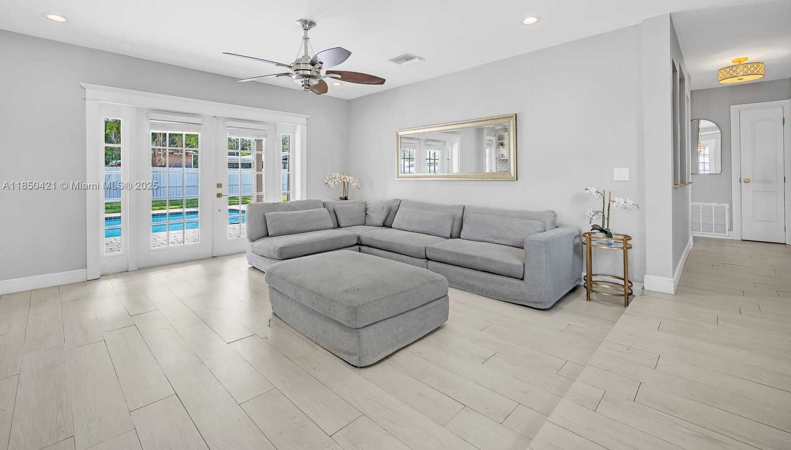 Small Image of 2221 NORTH 43RD AVE, Hollywood Number 20