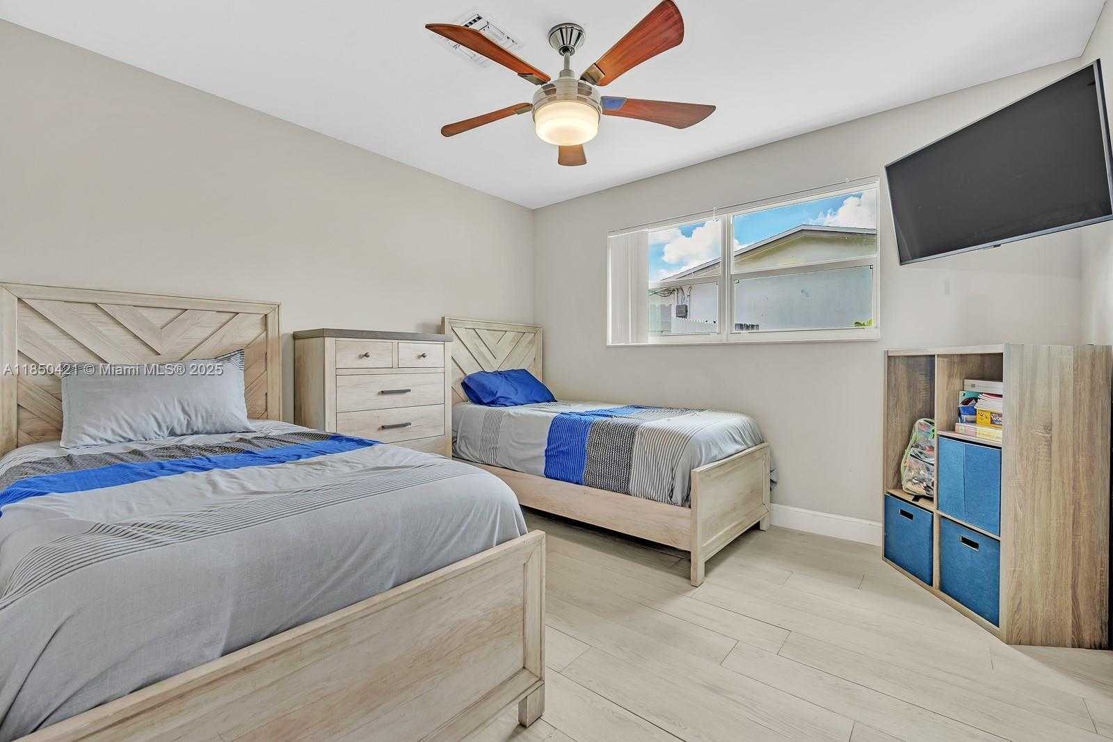Small Image of 2221 NORTH 43RD AVE, Hollywood Number 24