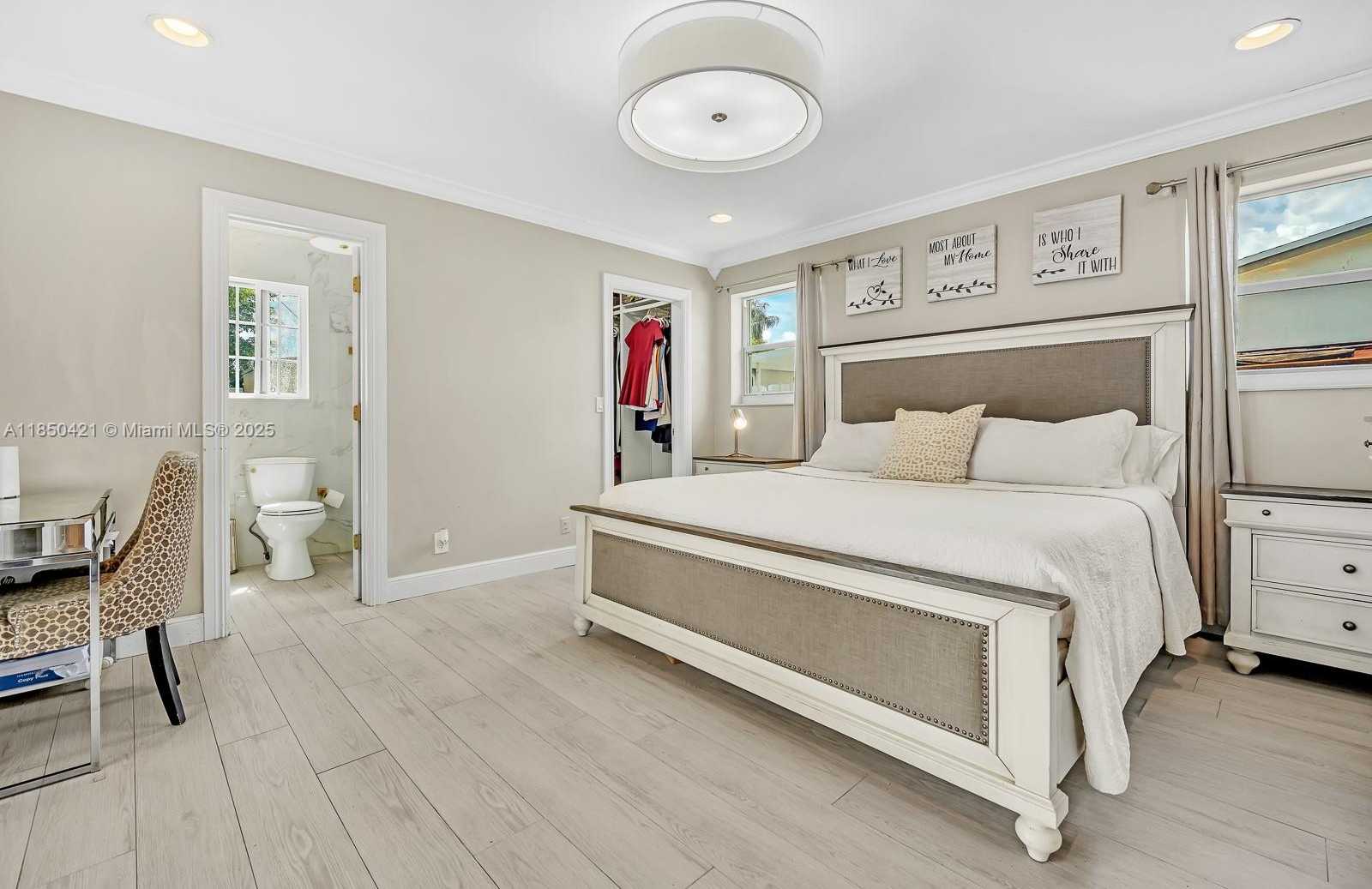 Small Image of 2221 NORTH 43RD AVE, Hollywood Number 28