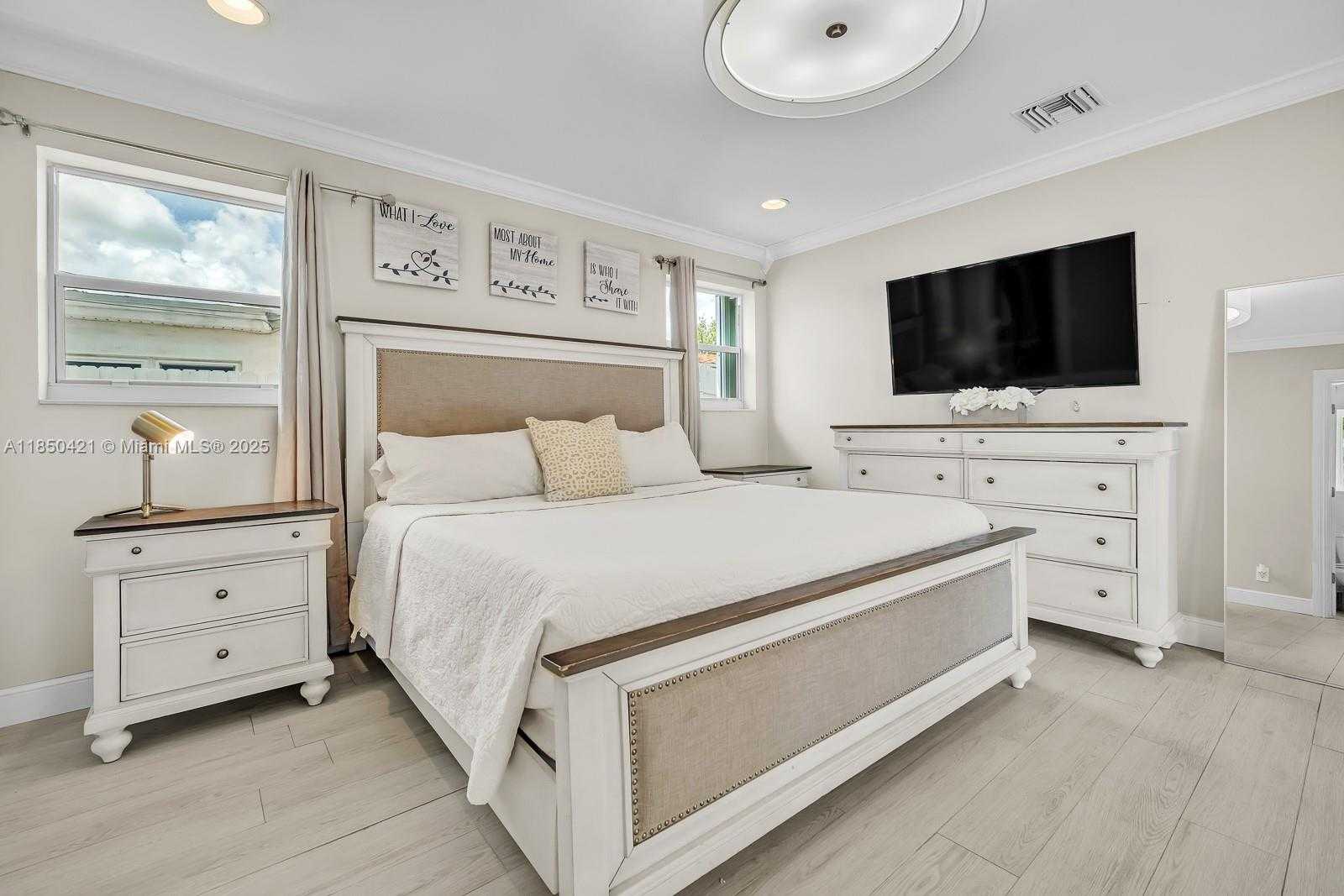 Small Image of 2221 NORTH 43RD AVE, Hollywood Number 30