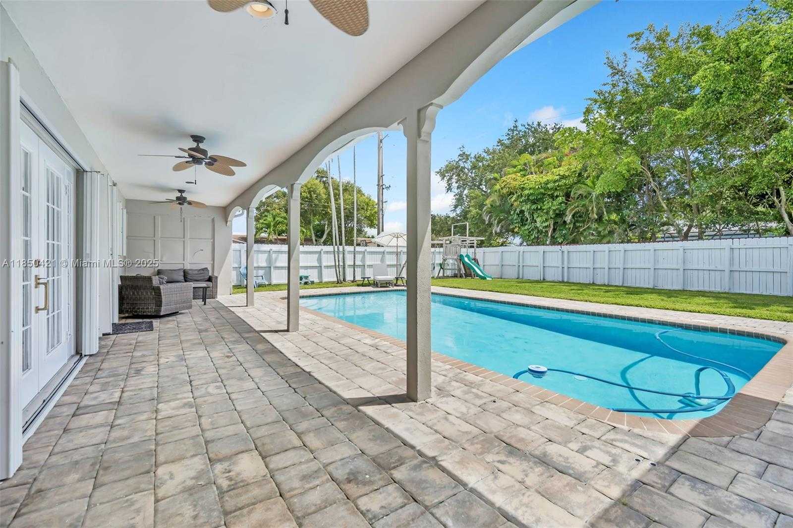 Small Image of 2221 NORTH 43RD AVE, Hollywood Number 36