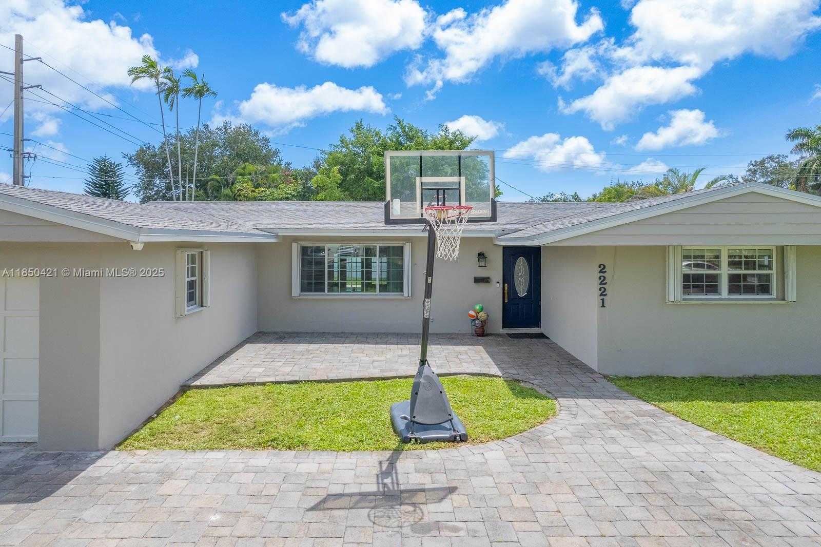 Small Image of 2221 NORTH 43RD AVE, Hollywood Number 4
