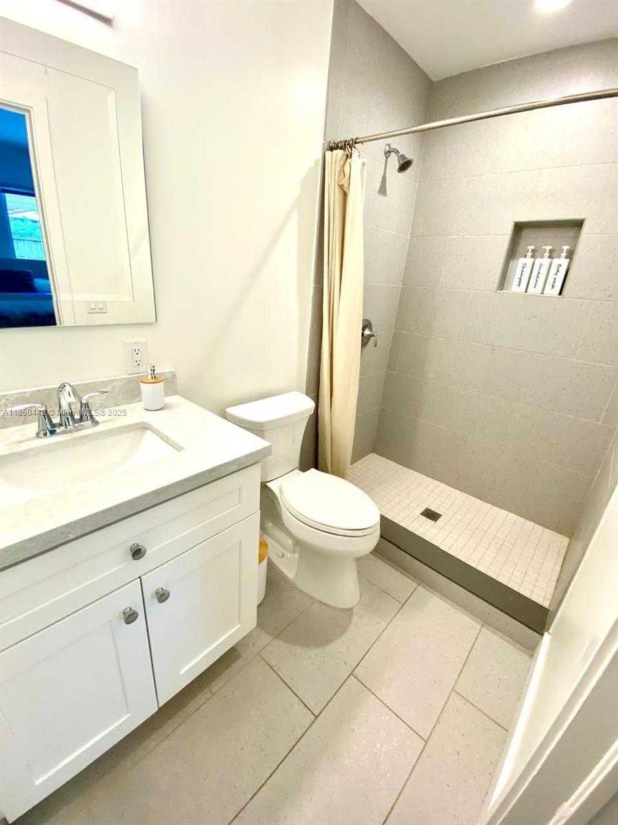 Small Image of 1438 HARRISON ST, Hollywood Number 10