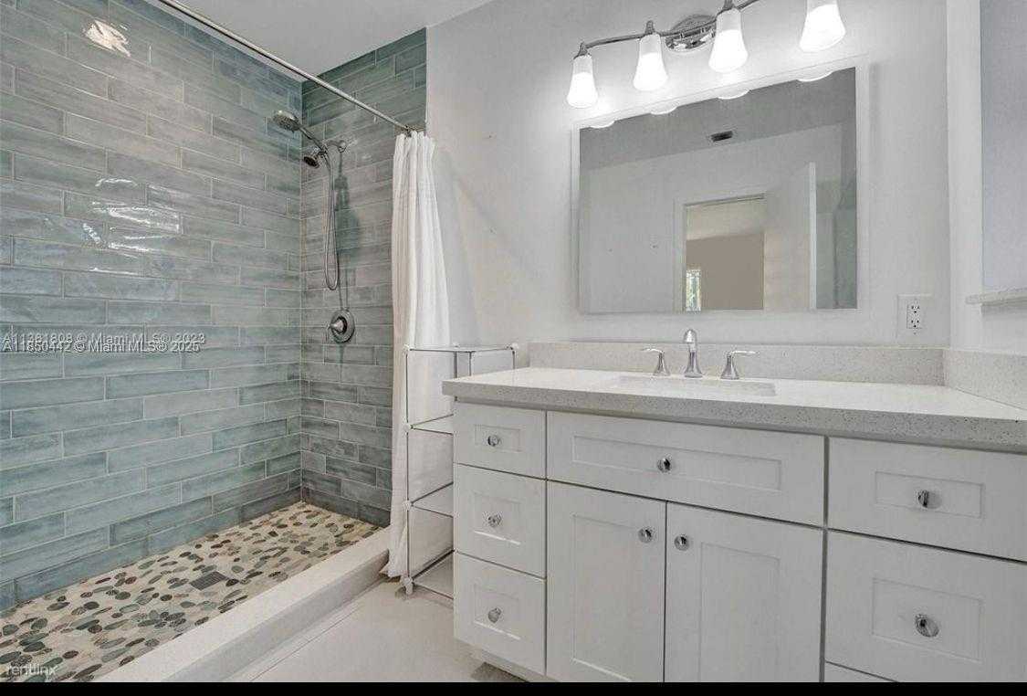 Small Image of 1438 HARRISON ST, Hollywood Number 11